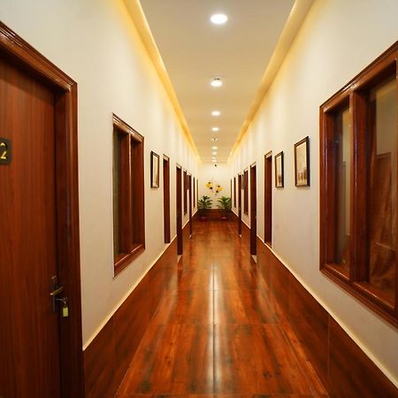 Apoorva Guest House Ayodhya Esterno foto